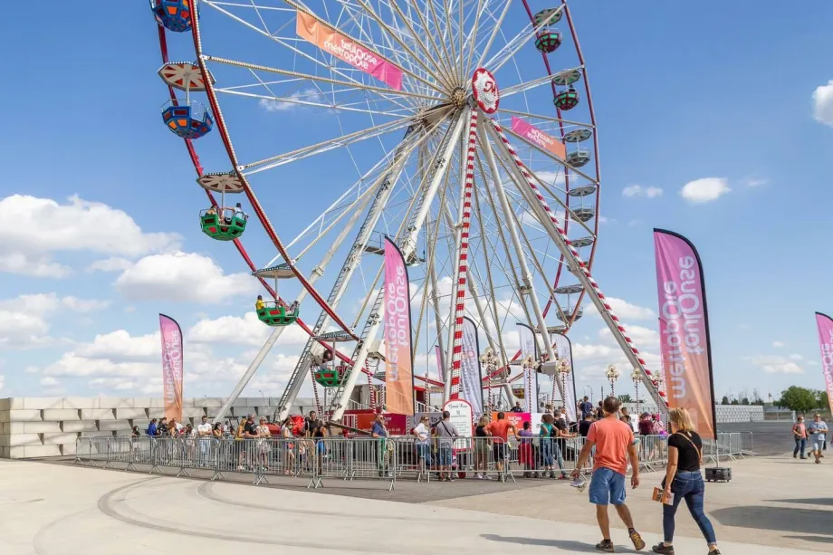 Grande roue de la foire internationale de Toulouse au MEETT